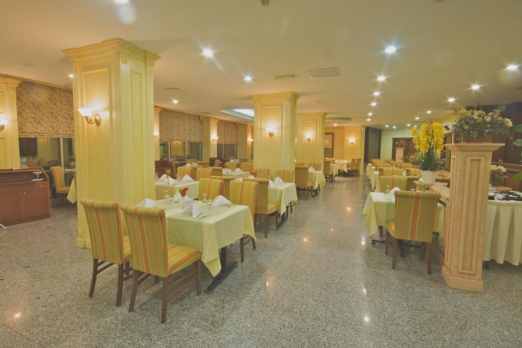 Grand Medya Hotel Istanboel Restaurant foto